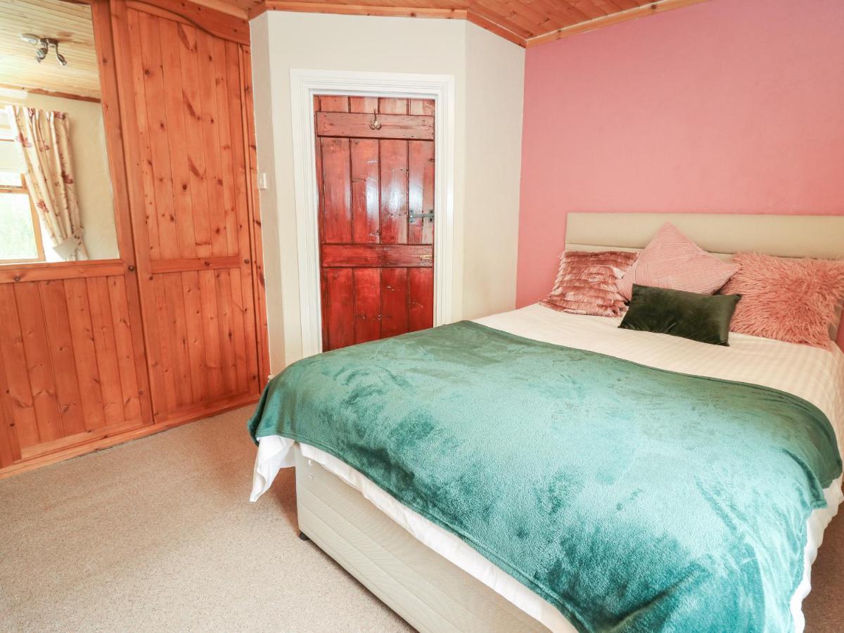 Brook Cottage 拉尼德洛伊斯 外观 照片